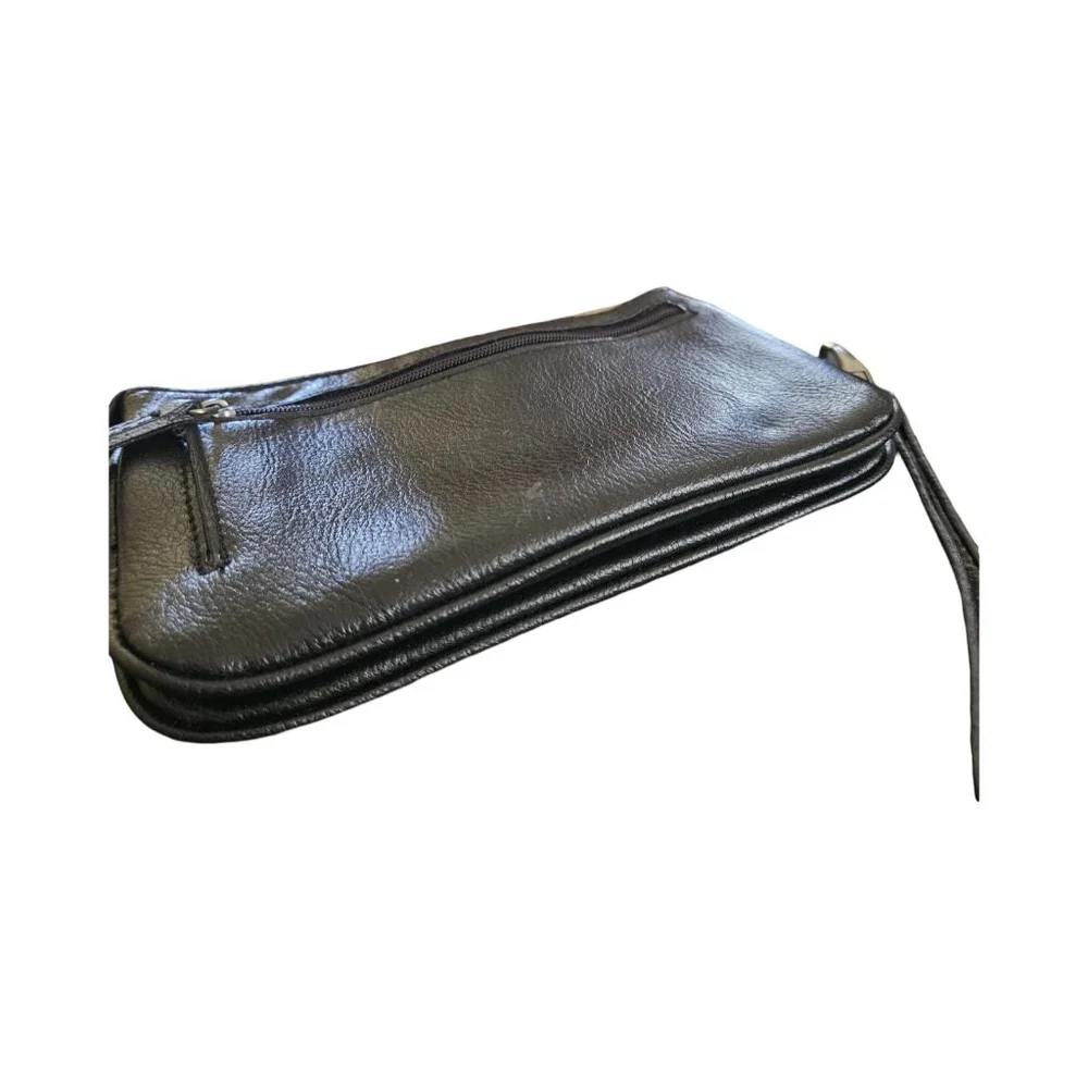 Liz Claiborne | Black Wristlet